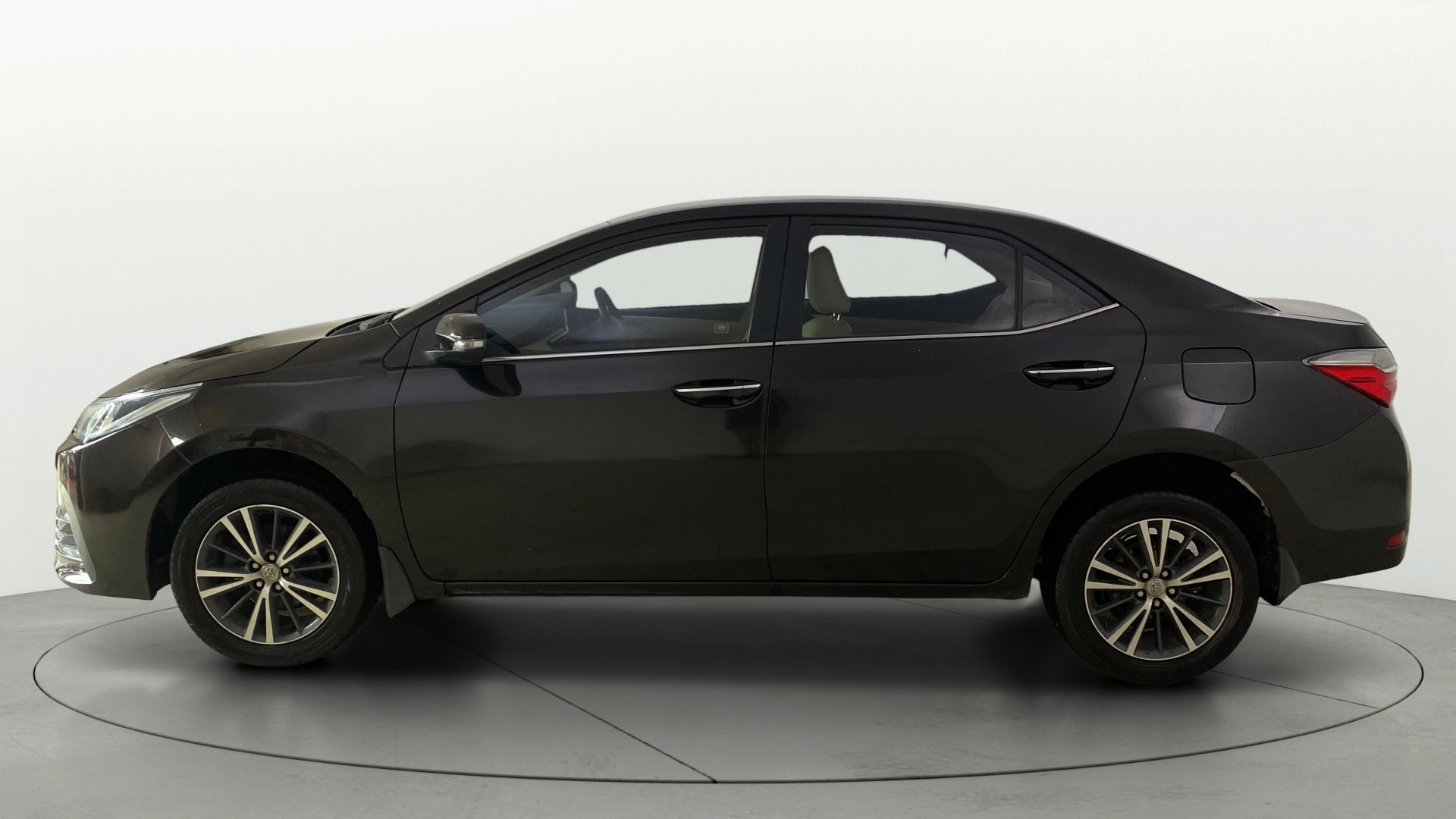 View 2018 Toyota Corolla Altis 1.8 GL Image 5 Used 2018 Toyota Corolla Altis 1.8 GL Image 5