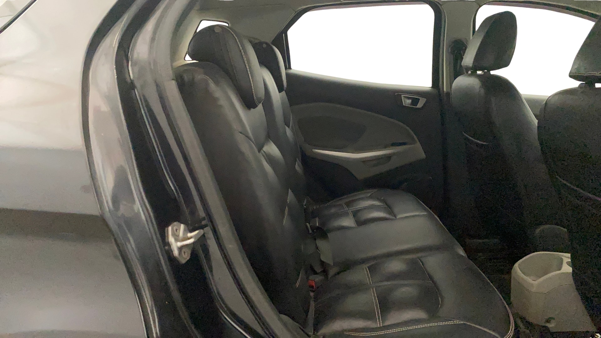 View 2015 Ford EcoSport 1.5 TDCi Diesel Ambiente BS IV Image 38 Used 2015 Ford EcoSport 1.5 TDCi Diesel Ambiente BS IV Image 38