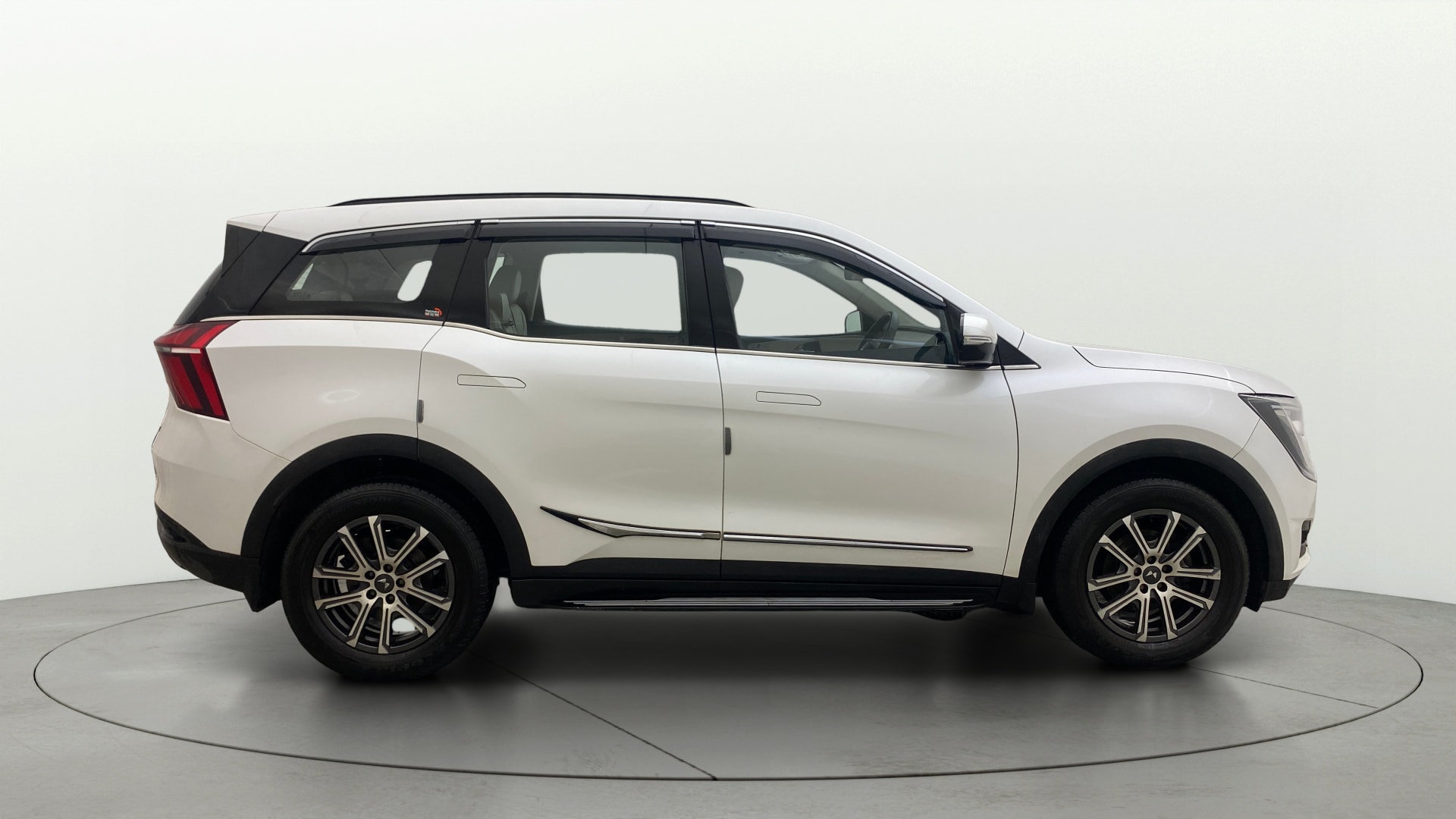 Used 2023 Mahindra XUV700 Used 2023 Mahindra XUV700