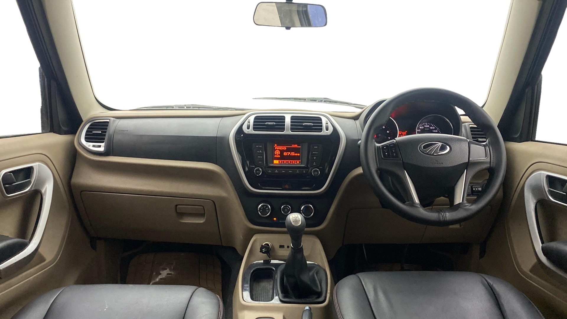 View 2017 Mahindra TUV300 T8 Image 16 Used 2017 Mahindra TUV300 T8 Image 16