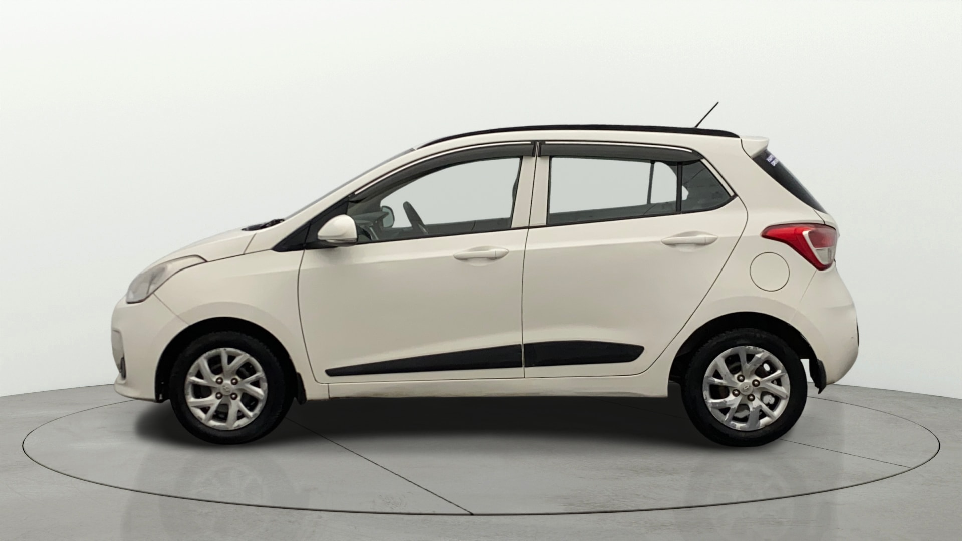 View 2018 Hyundai Grand i10 Sportz 1.2 Kappa Image 5 Used 2018 Hyundai Grand i10 Sportz 1.2 Kappa Image 5