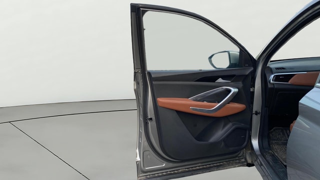 View MG Hector Plus Image 33 Used MG Hector Plus Image 33