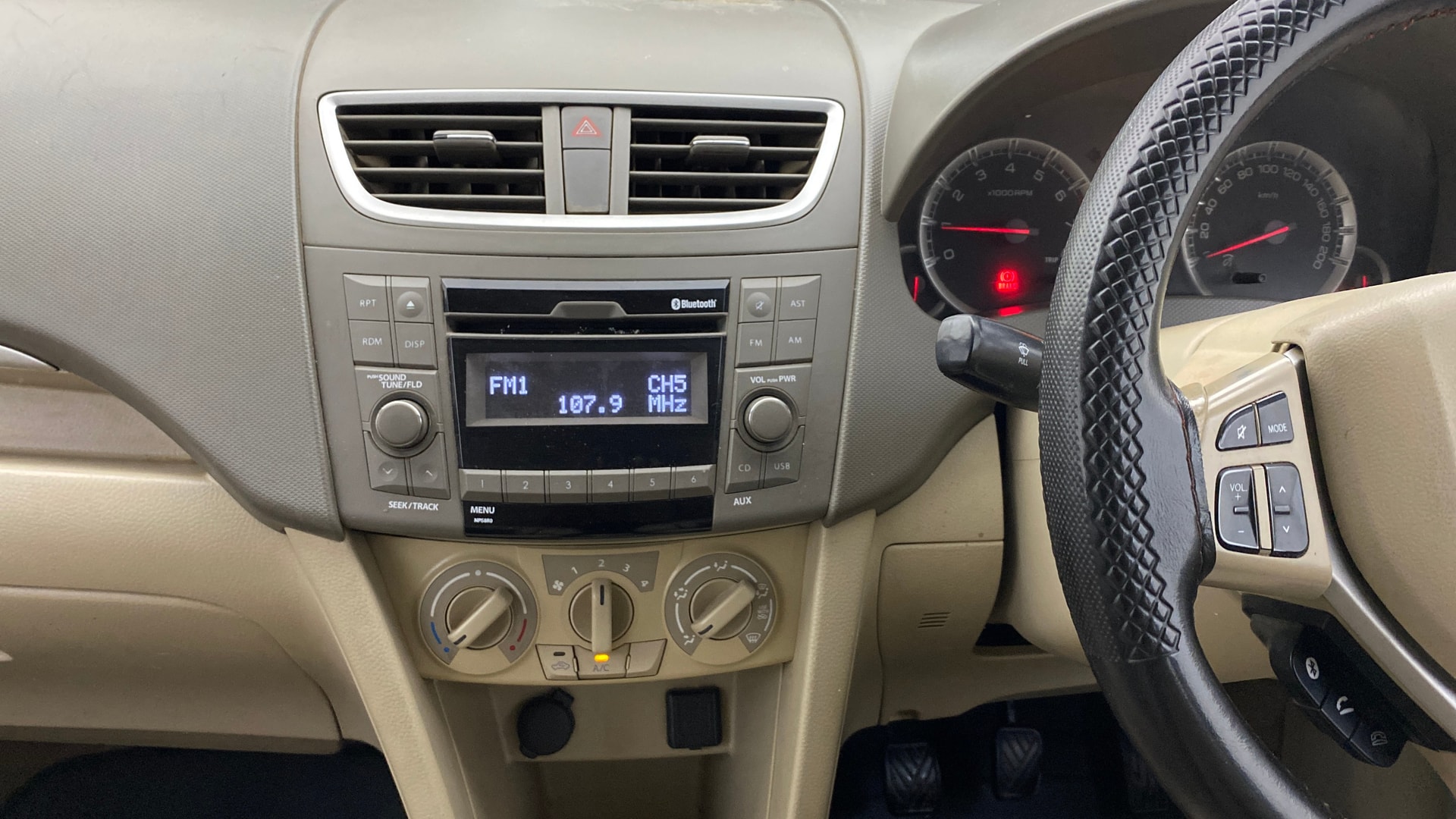 View 2016 Maruti Suzuki 1000 Base Variant Image 18 Used 2016 Maruti Suzuki 1000 Base Variant Image 18