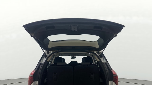 View Mahindra XUV700 Image 33 Used Mahindra XUV700 Image 33