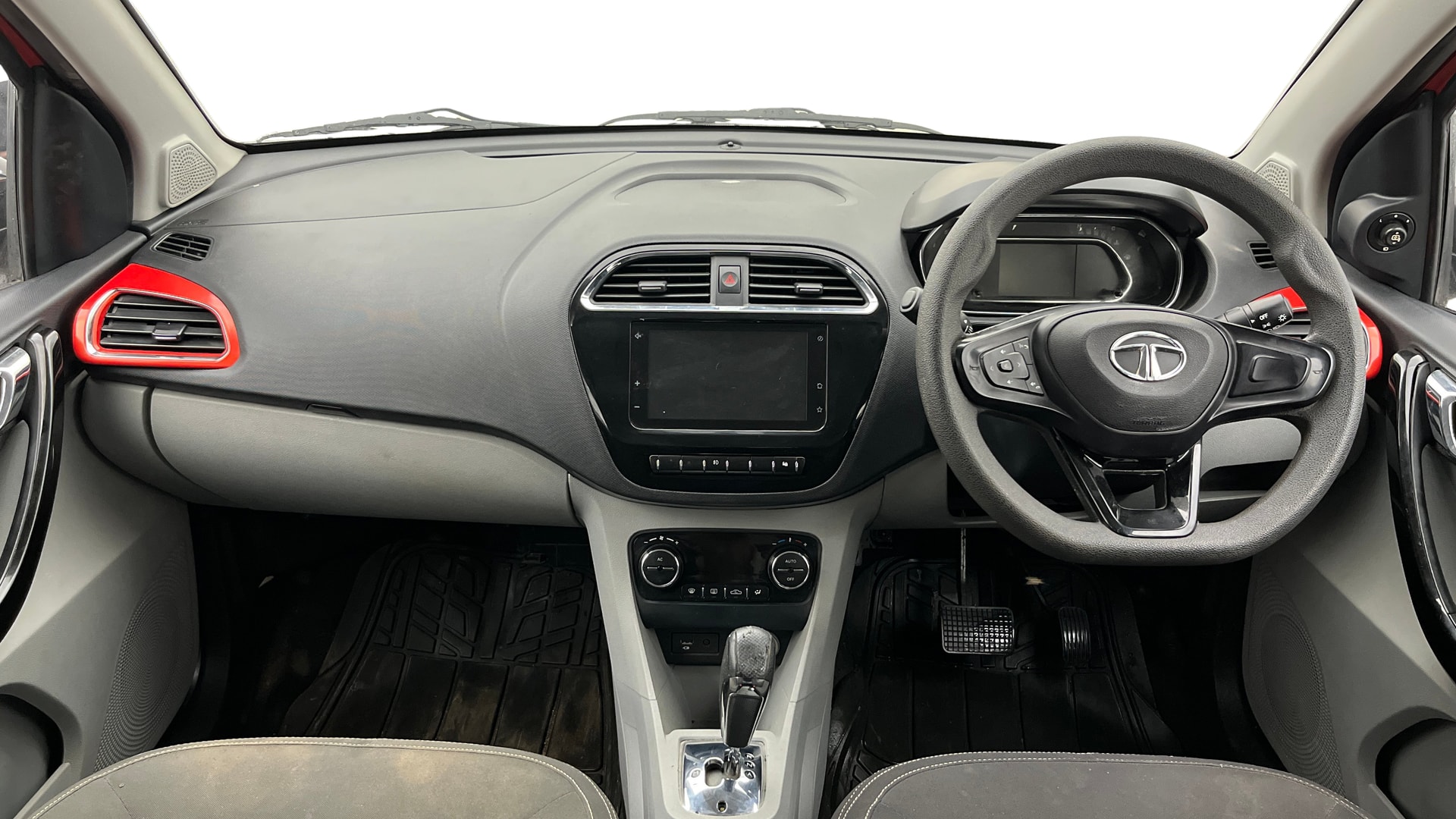 View 2022 Tata Tiago Revotorq XB Image 30 Used 2022 Tata Tiago Revotorq XB Image 30