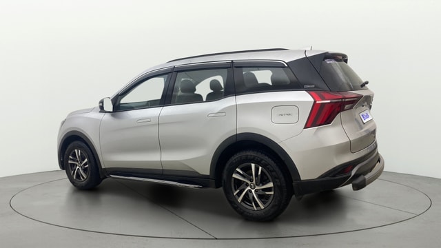 View Mahindra XUV700 Image 2 Used Mahindra XUV700 Image 2