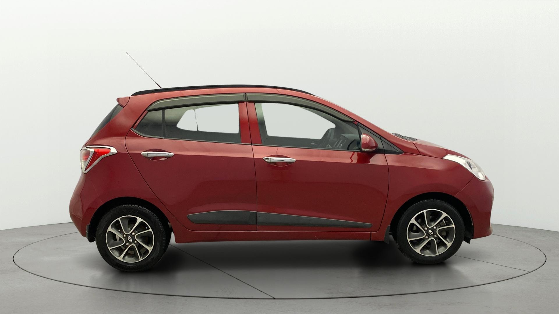 View 2017 Hyundai Grand i10 1.2 Sportz Petrol AT Image 8 Used 2017 Hyundai Grand i10 1.2 Sportz Petrol AT Image 8