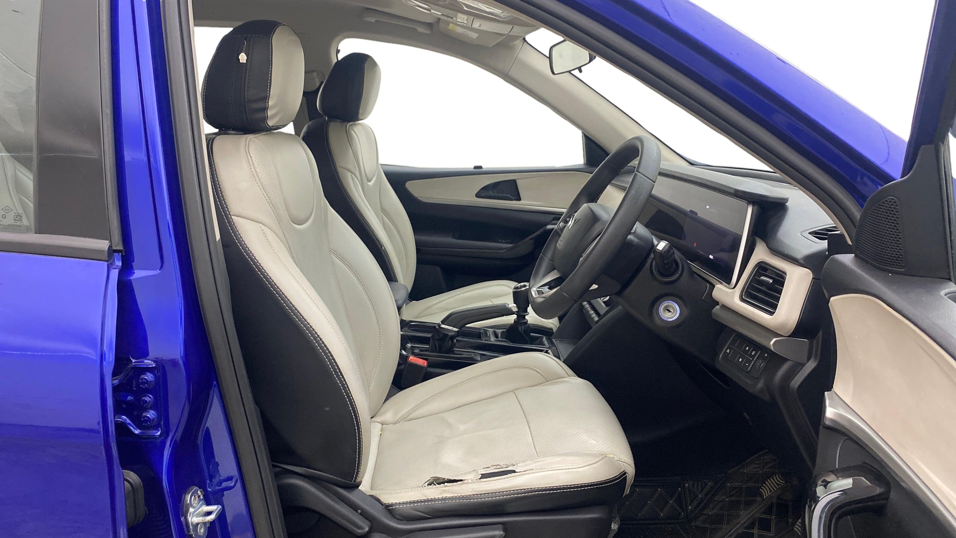 Used 2023 Mahindra XUV700 Used 2023 Mahindra XUV700