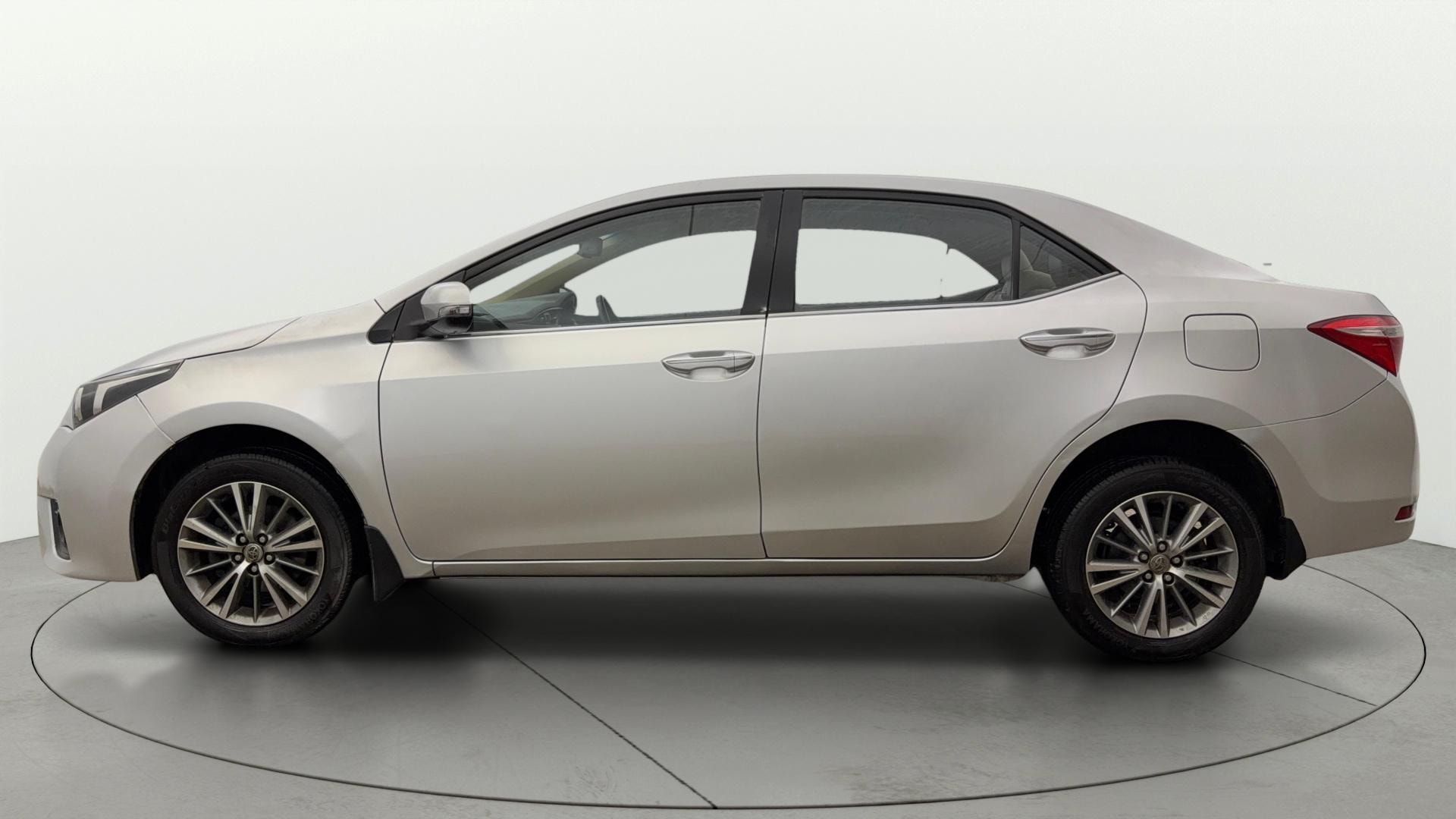 View 2015 Toyota Corolla Altis 1.8 GL Image 5 Used 2015 Toyota Corolla Altis 1.8 GL Image 5