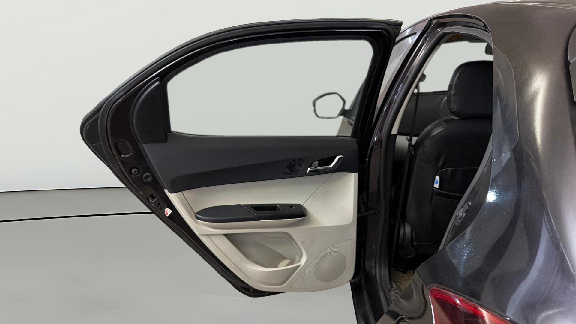 View 2023 Tata Tiago Revotorq XB Image 22 Used 2023 Tata Tiago Revotorq XB Image 22