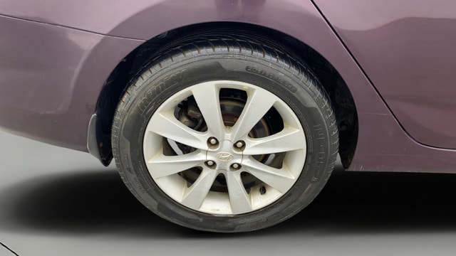 View Hyundai Fluidic Verna Image 25 Used Hyundai Fluidic Verna Image 25