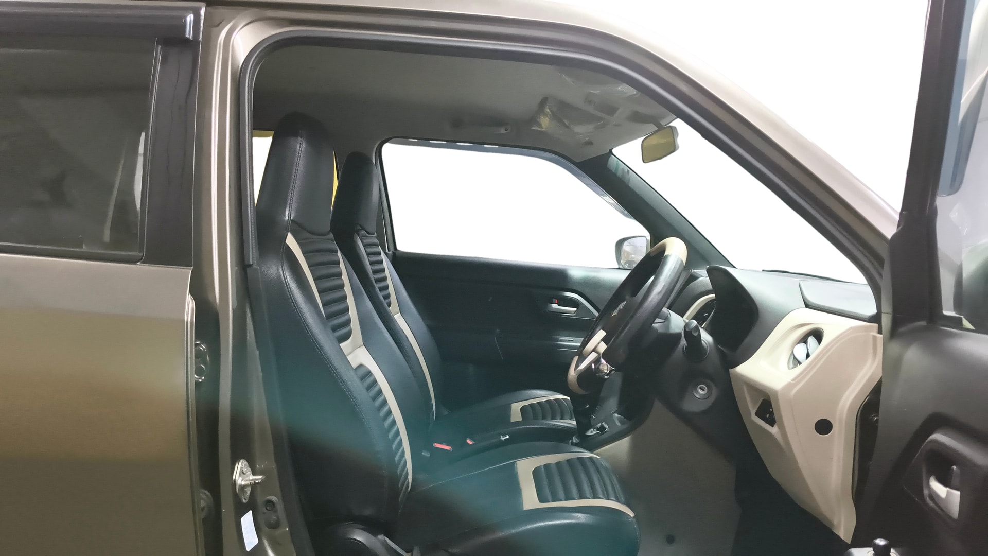 View 2021 Maruti Suzuki 1000 Base Variant Image 26 Used 2021 Maruti Suzuki 1000 Base Variant Image 26