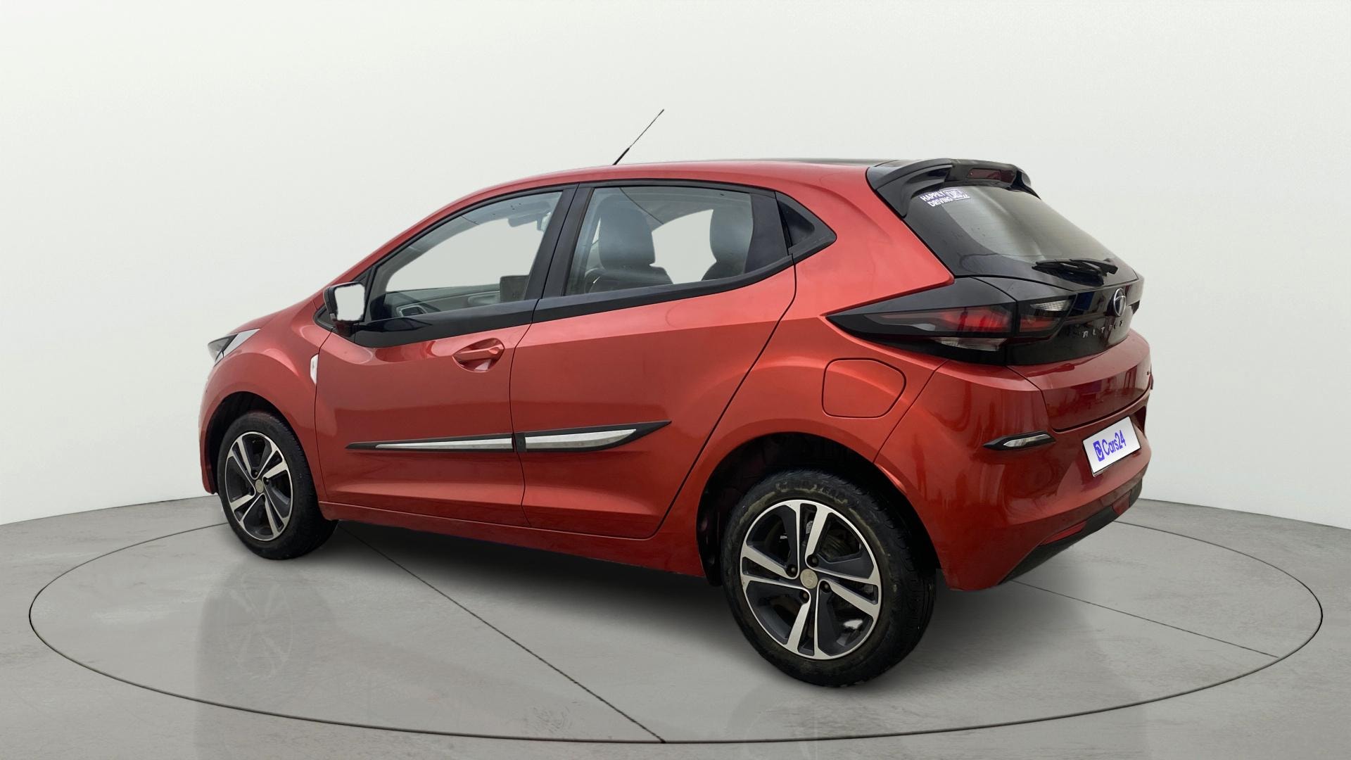 View 2022 Tata Altroz XZ Petrol Image 2 Used 2022 Tata Altroz XZ Petrol Image 2