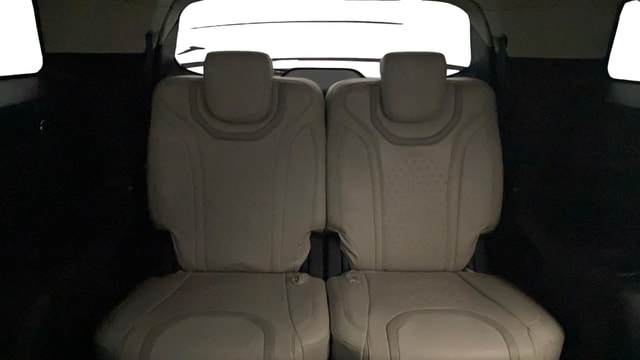 View Mahindra XUV700 Image 13 Used Mahindra XUV700 Image 13