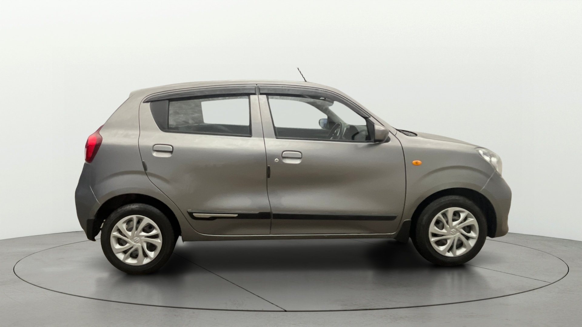View 2023 Maruti Suzuki 1000 Base Variant Image 8 Used 2023 Maruti Suzuki 1000 Base Variant Image 8