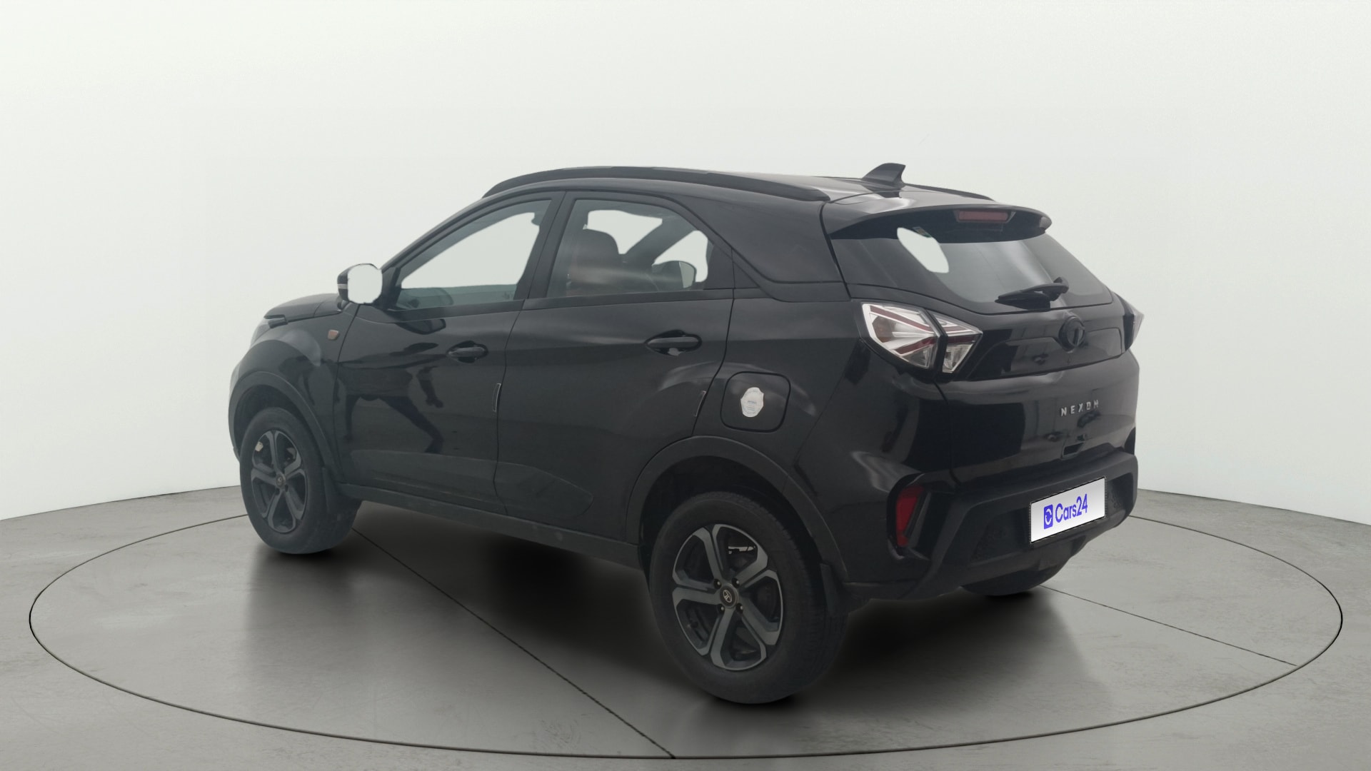 View 2023 Tata Nexon Revotron XE Image 2 Used 2023 Tata Nexon Revotron XE Image 2