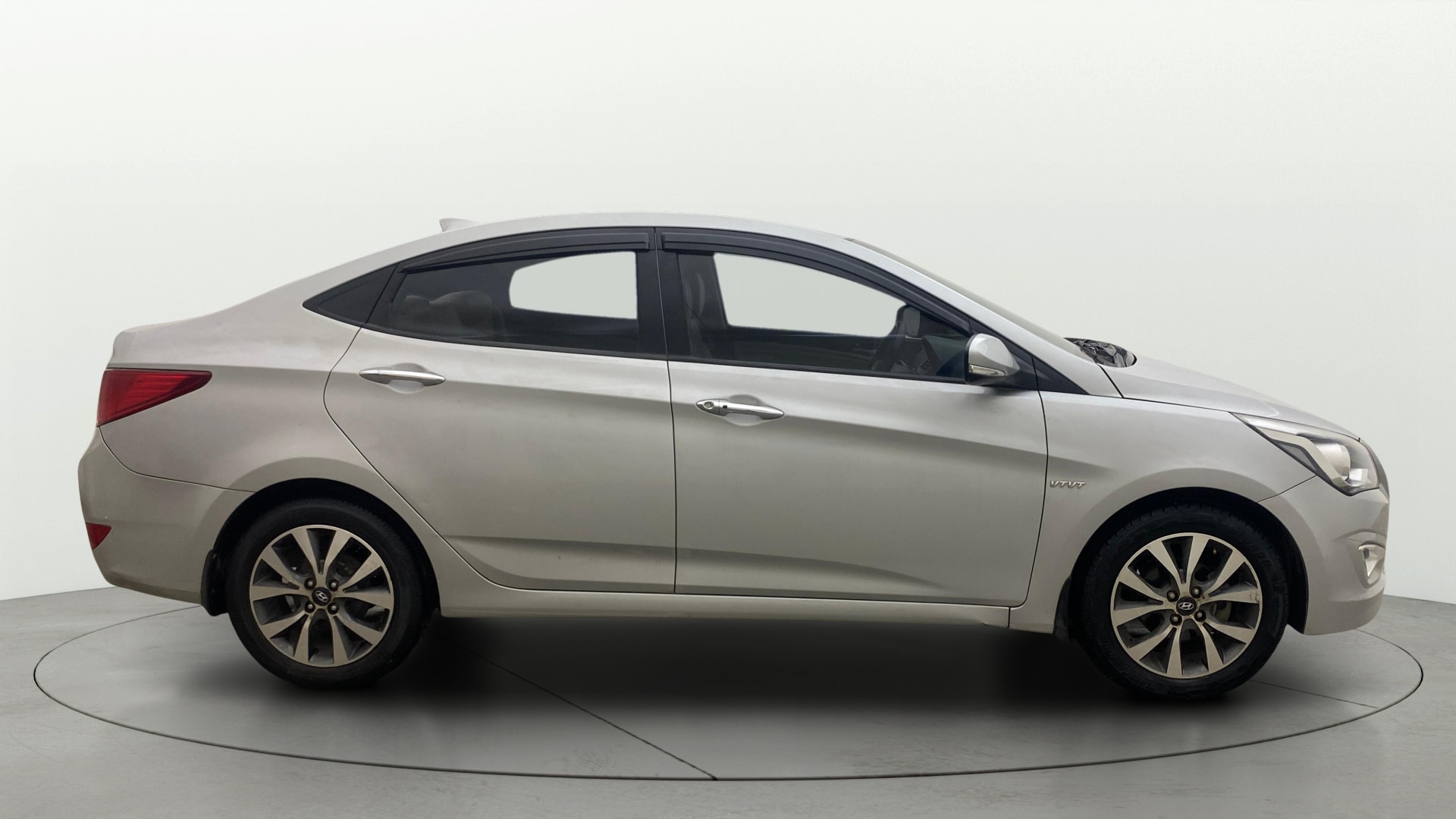 View 2016 Hyundai Verna 1.6 VTVT SX Image 8 Used 2016 Hyundai Verna 1.6 VTVT SX Image 8