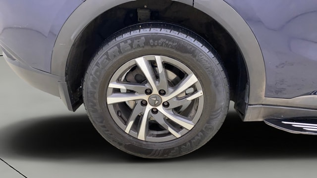 View Mahindra XUV700 Image 33 Used Mahindra XUV700 Image 33