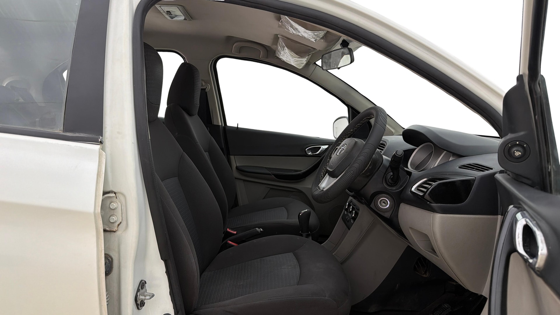 View 2017 Tata Tiago Revotorq XB Image 25 Used 2017 Tata Tiago Revotorq XB Image 25