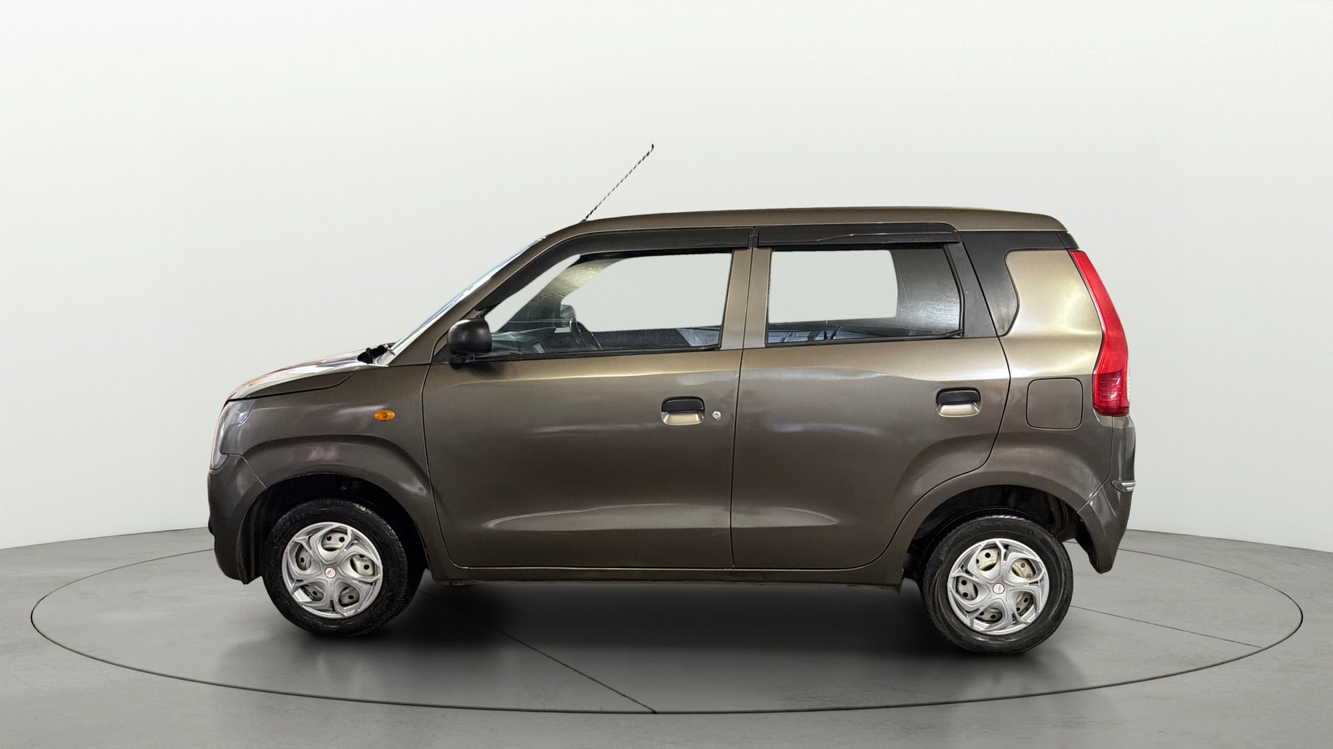View 2023 Maruti Suzuki 1000 Base Variant Image 5 Used 2023 Maruti Suzuki 1000 Base Variant Image 5