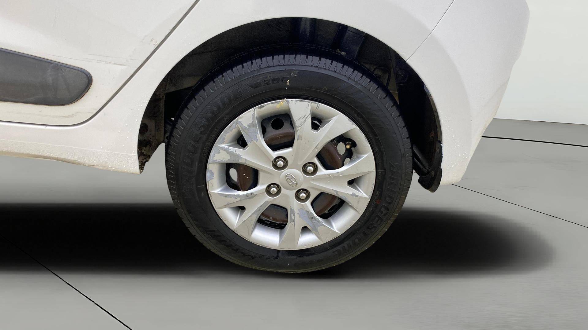 View 2015 Hyundai Grand i10 Sportz 1.2 Kappa Image 7 Used 2015 Hyundai Grand i10 Sportz 1.2 Kappa Image 7