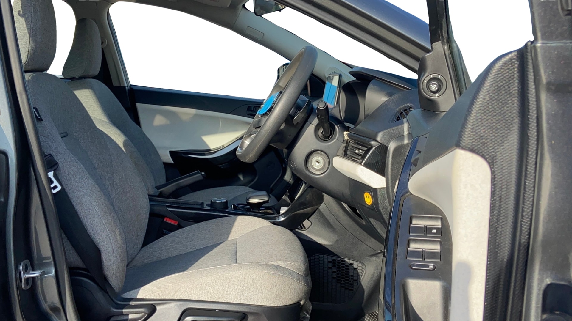 View 2025 Tata Curvv Smart 1.2 Revotron Petrol 6MT Image 27 Used 2025 Tata Curvv Smart 1.2 Revotron Petrol 6MT Image 27