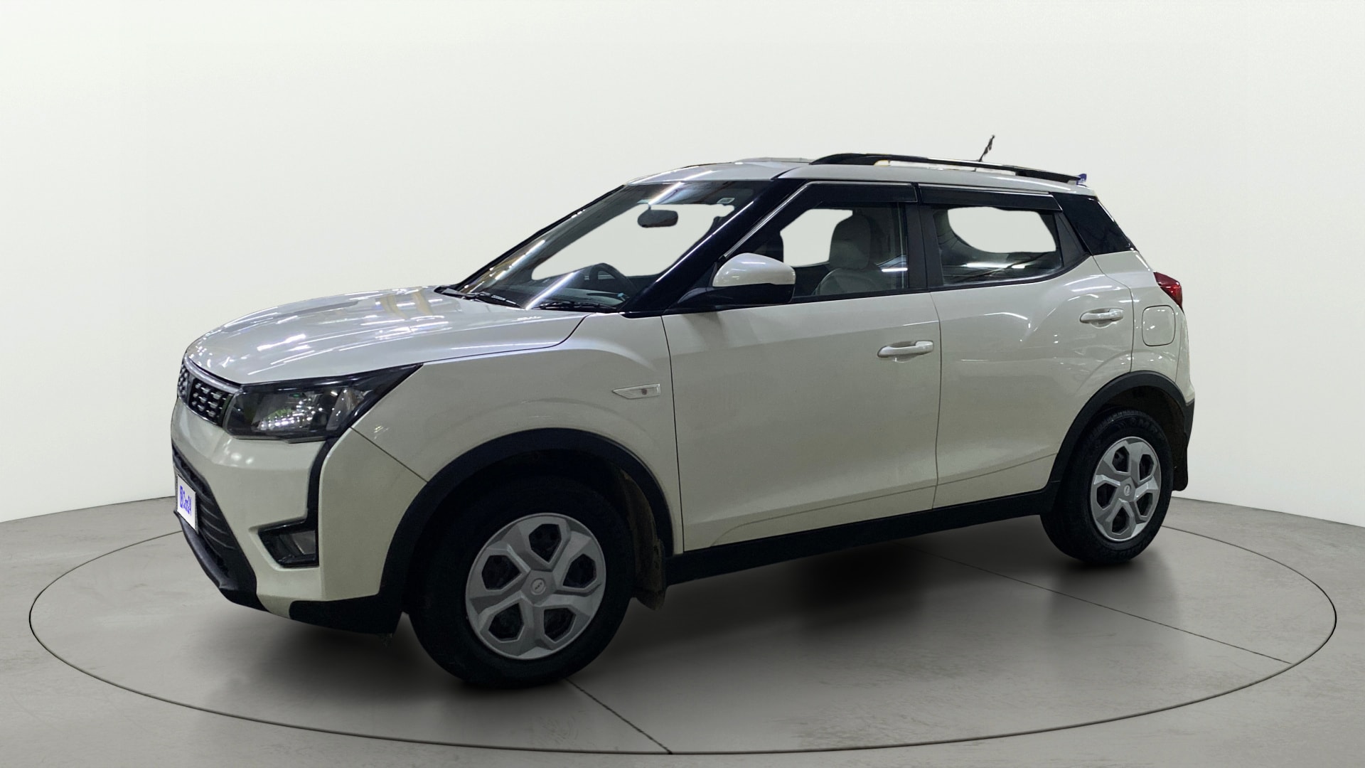 Used 2023 Mahindra XUV300 Used 2023 Mahindra XUV300