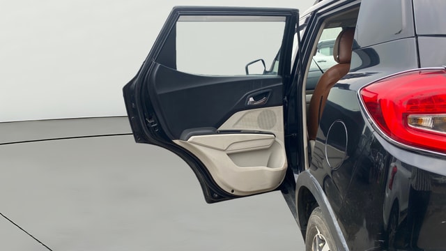 View Mahindra XUV300 Image 15 Used Mahindra XUV300 Image 15