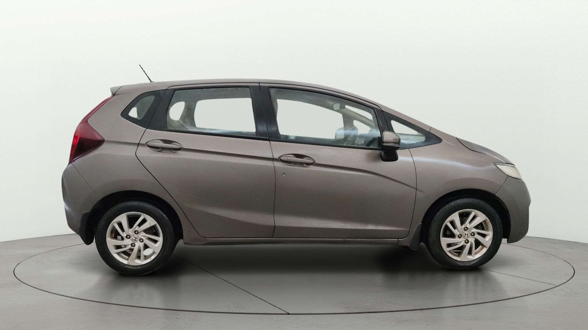 View 2016 Honda Jazz E MT Diesel Image 8 Used 2016 Honda Jazz E MT Diesel Image 8