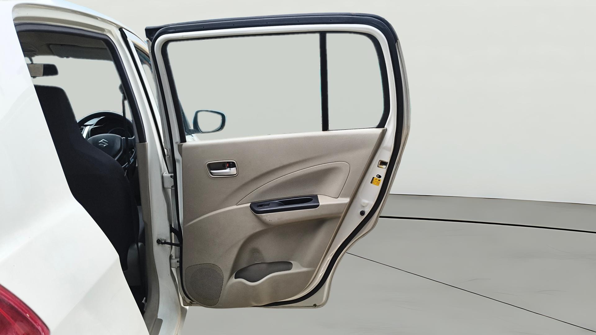 View 2017 Maruti Suzuki 1000 Base Variant Image 7 Used 2017 Maruti Suzuki 1000 Base Variant Image 7