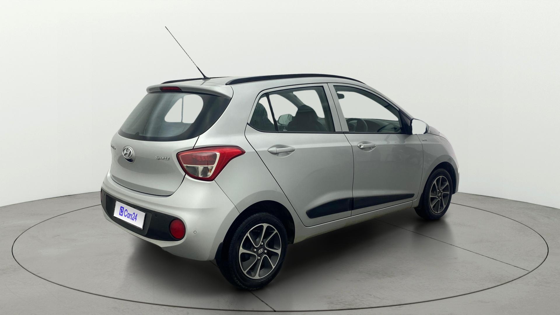 View 2018 Hyundai Grand i10 1.2 Sportz AT Petrol Image 42 Used 2018 Hyundai Grand i10 1.2 Sportz AT Petrol Image 42