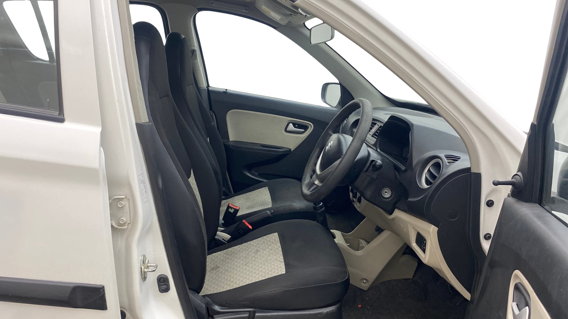 View 2022 Maruti Suzuki 1000 Base Variant Image 26 Used 2022 Maruti Suzuki 1000 Base Variant Image 26