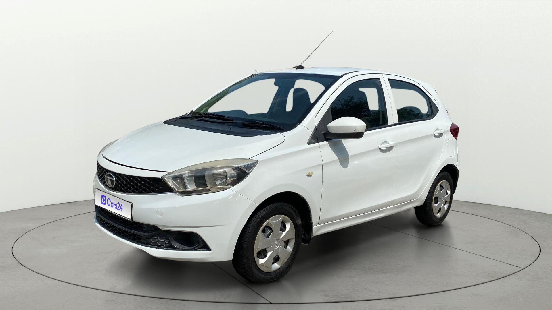 View 2018 Tata Tiago Revotorq XB Image 34 Used 2018 Tata Tiago Revotorq XB Image 34