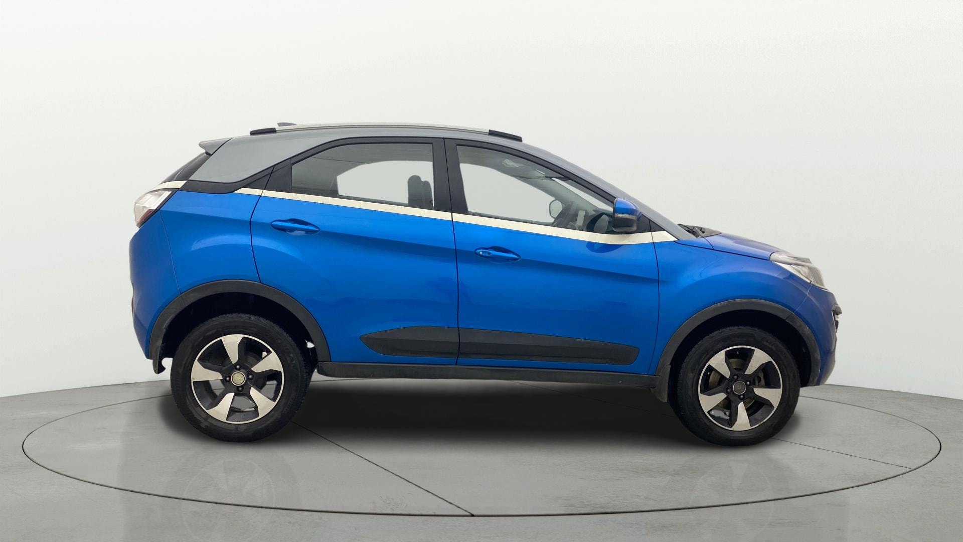 View 2017 Tata Nexon Revotron XE Image 27 Used 2017 Tata Nexon Revotron XE Image 27