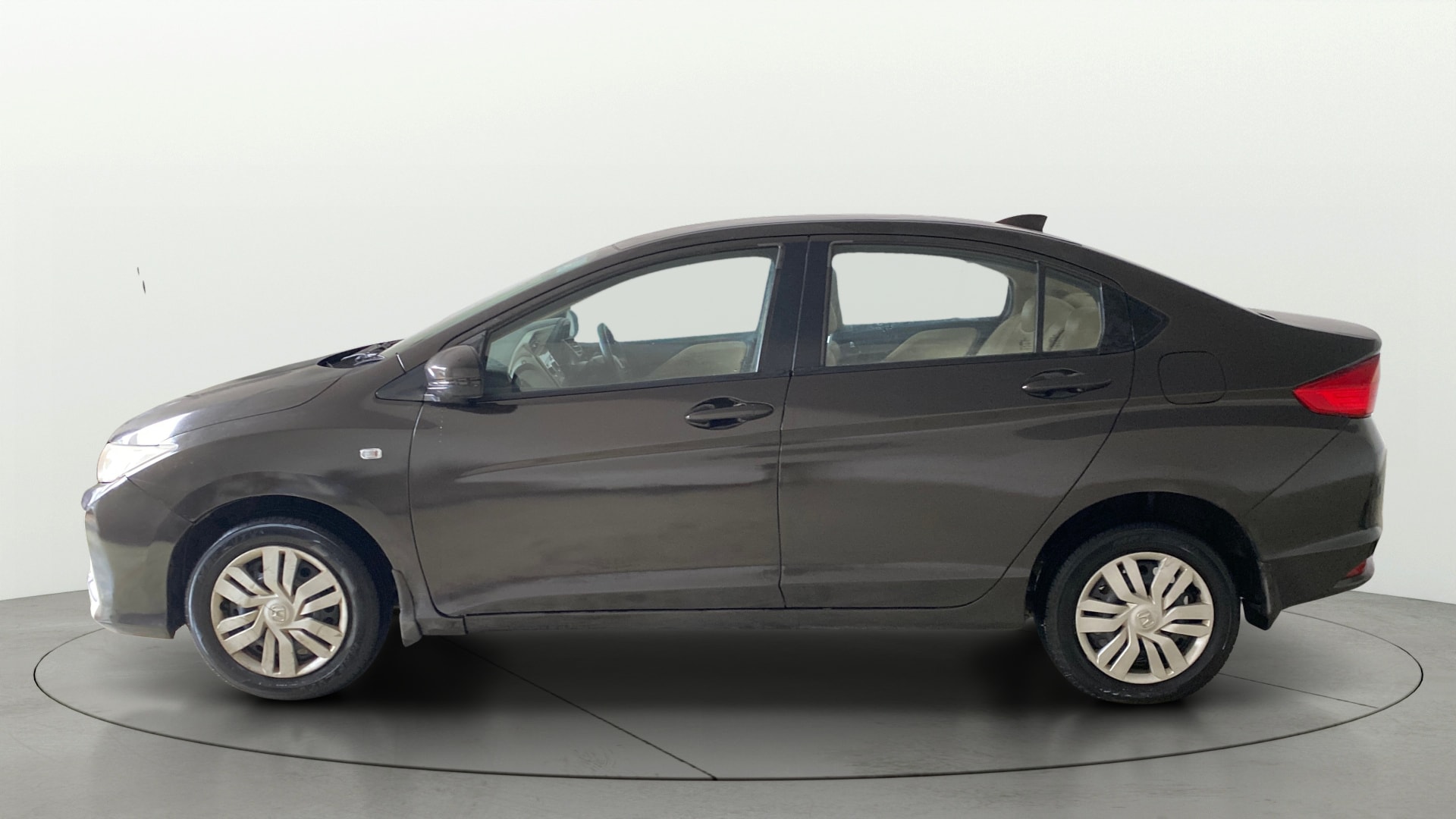 View 2016 Honda City ZX MT Diesel Anniversary Edition Image 6 Used 2016 Honda City ZX MT Diesel Anniversary Edition Image 6