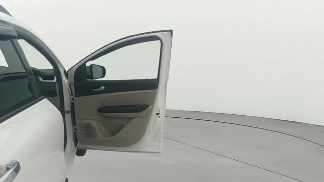 View Renault Triber Image 47 Used Renault Triber Image 47