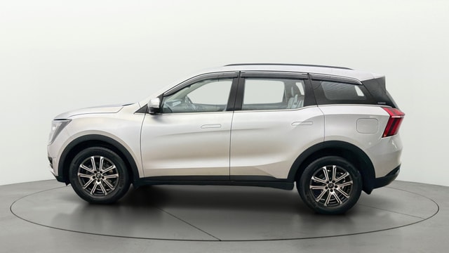 View Mahindra XUV700 Image 28 Used Mahindra XUV700 Image 28