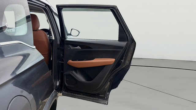 View MG Hector Plus Image 8 Used MG Hector Plus Image 8