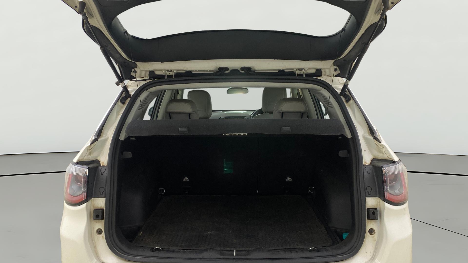 View 2019 Jeep Compass Limited 1.4 Multi AIR Petrol DDCT AT BS IV Image 38 Used 2019 Jeep Compass Limited 1.4 Multi AIR Petrol DDCT AT BS IV Image 38