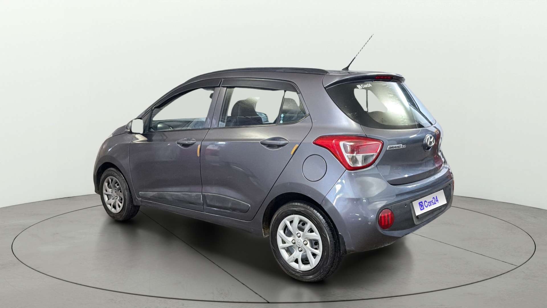 View 2019 Hyundai Grand i10 Sportz 1.2 Kappa Image 2 Used 2019 Hyundai Grand i10 Sportz 1.2 Kappa Image 2