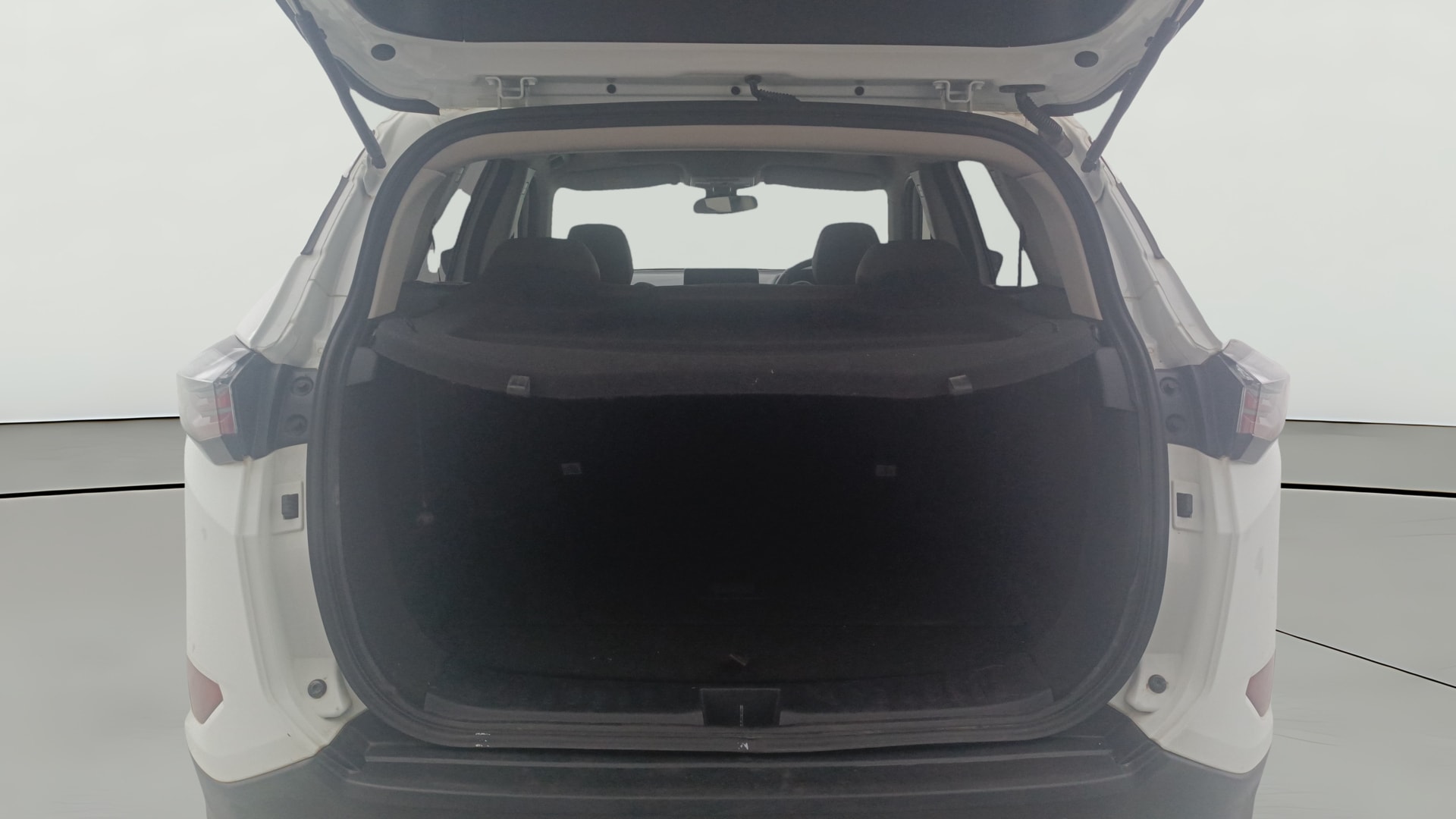 View 2023 Tata Harrier XE Image 40 Used 2023 Tata Harrier XE Image 40