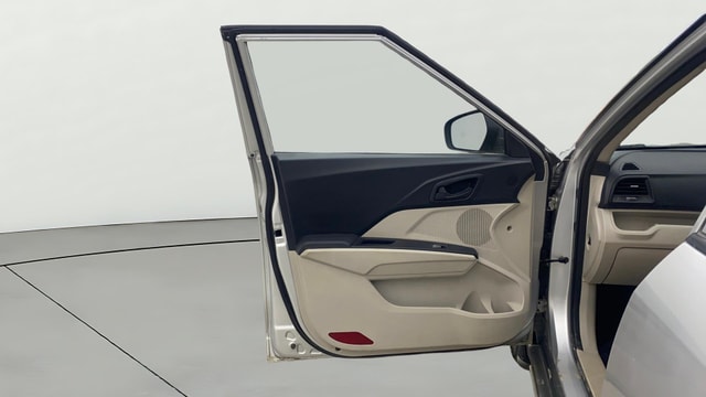 View Mahindra XUV300 Image 31 Used Mahindra XUV300 Image 31