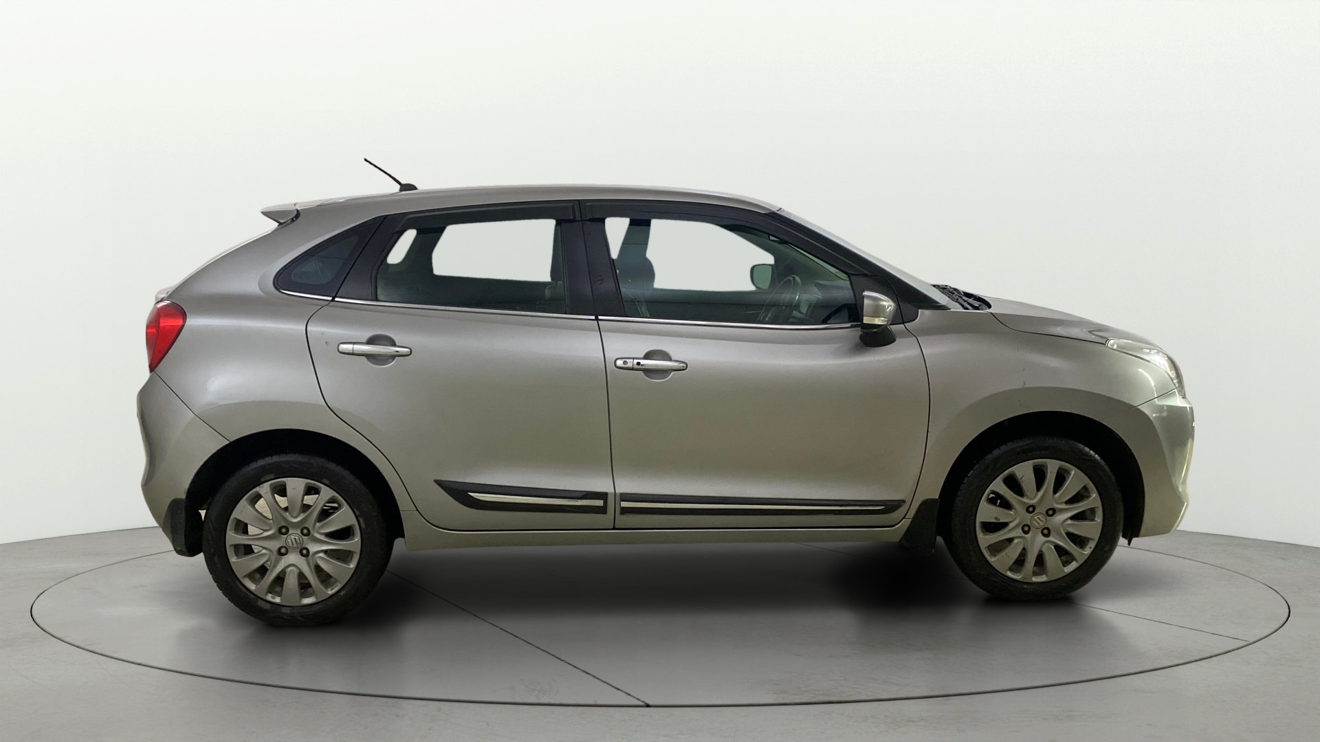 View 2016 Maruti Suzuki 1000 Base Variant Image 8 Used 2016 Maruti Suzuki 1000 Base Variant Image 8