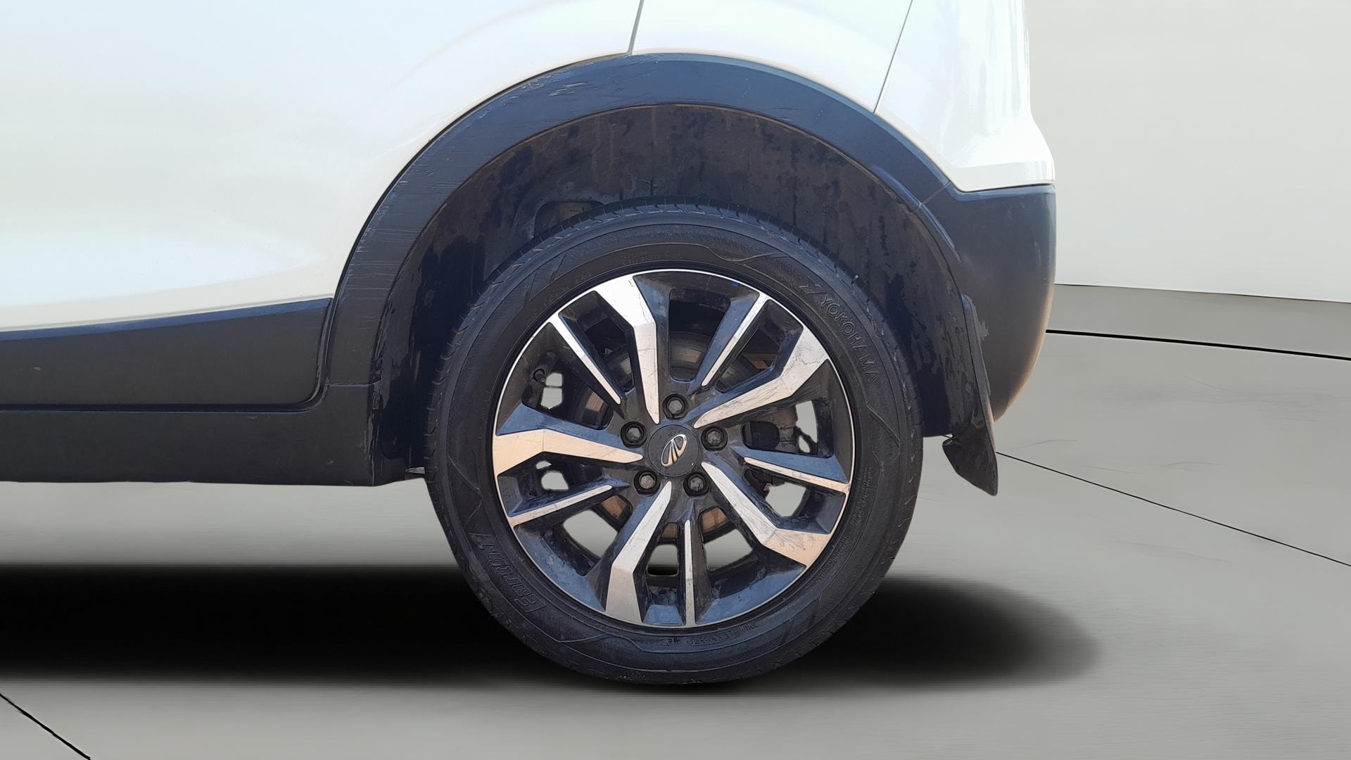 View 2019 Mahindra XUV300 W4 Petrol BS IV Image 8 Used 2019 Mahindra XUV300 W4 Petrol BS IV Image 8
