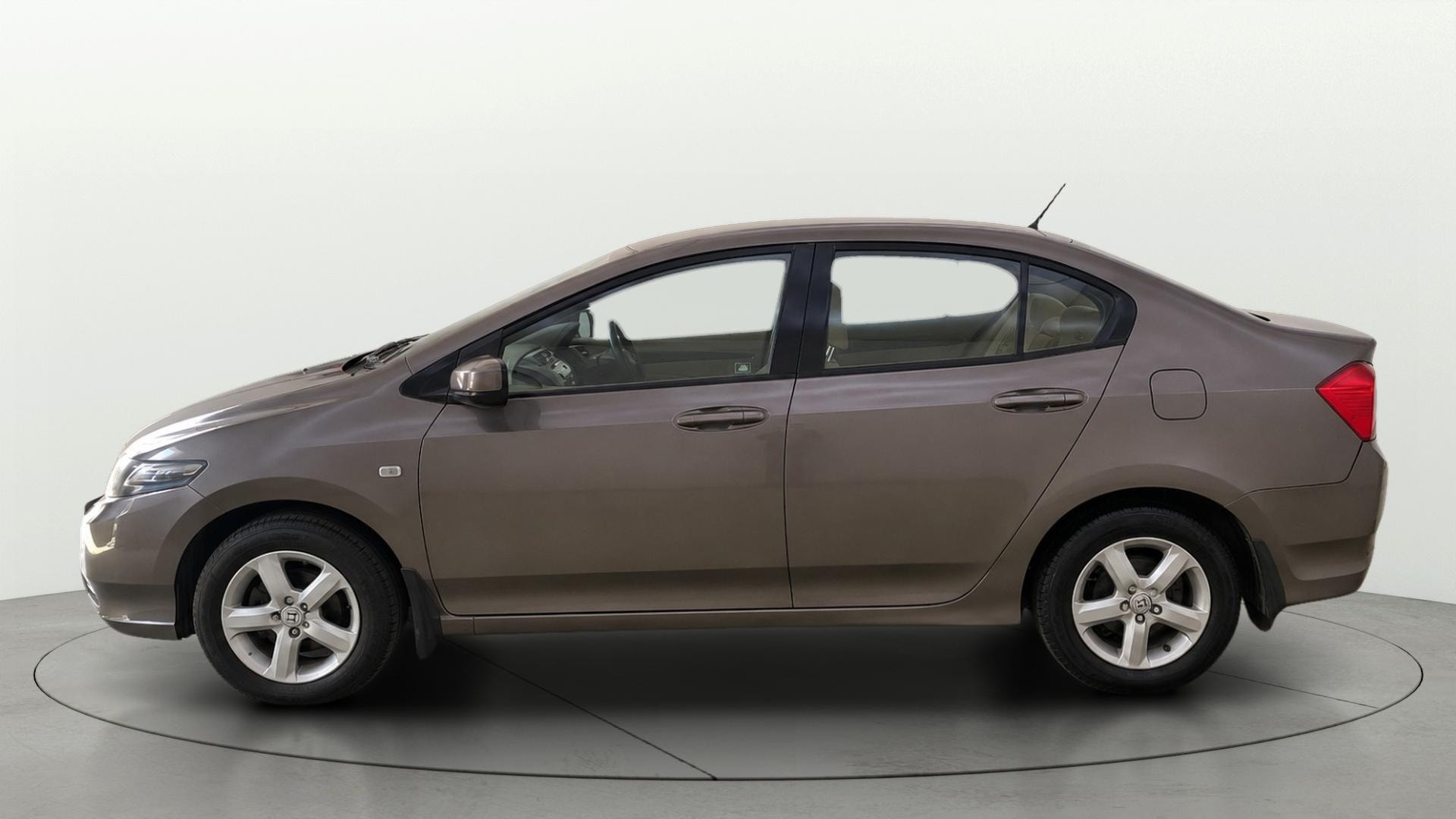 View 2013 Honda City ZX MT Diesel Anniversary Edition Image 5 Used 2013 Honda City ZX MT Diesel Anniversary Edition Image 5