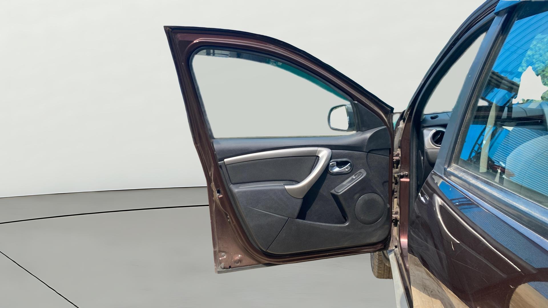 View 2021 Renault Duster 1.3L Turbo Petrol RXZ Image 30 Used 2021 Renault Duster 1.3L Turbo Petrol RXZ Image 30
