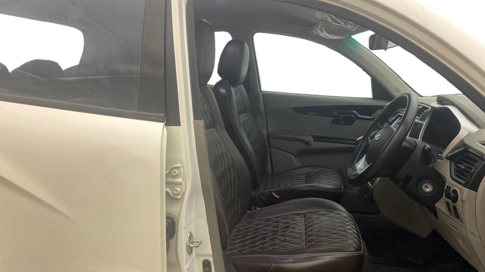 View 2016 Mahindra KUV100 K8 Diesel 5 Seater BS IV Image 25 Used 2016 Mahindra KUV100 K8 Diesel 5 Seater BS IV Image 25