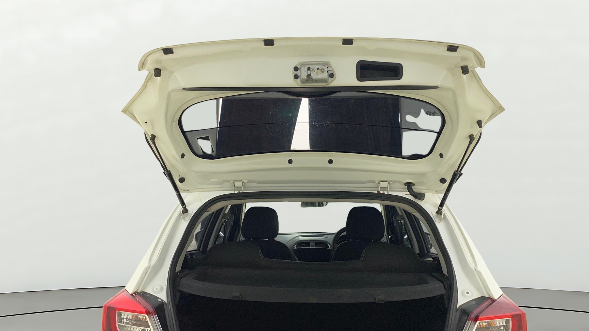 View 2021 Tata Tiago Revotorq XB Image 16 Used 2021 Tata Tiago Revotorq XB Image 16
