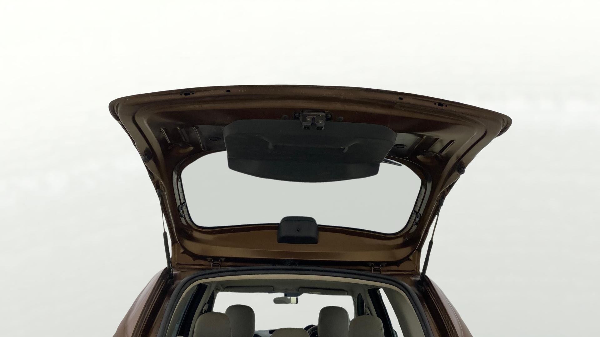 View 2015 Renault Duster Diesel 85PS STD Image 16 Used 2015 Renault Duster Diesel 85PS STD Image 16