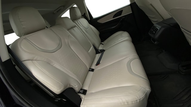 View Mahindra XUV700 Image 31 Used Mahindra XUV700 Image 31